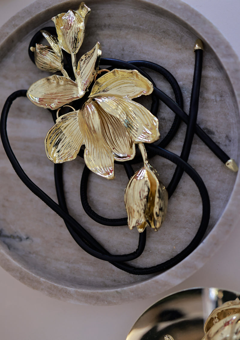 Blütengürtel -  Gürtel mit Metallblumen zum Binden