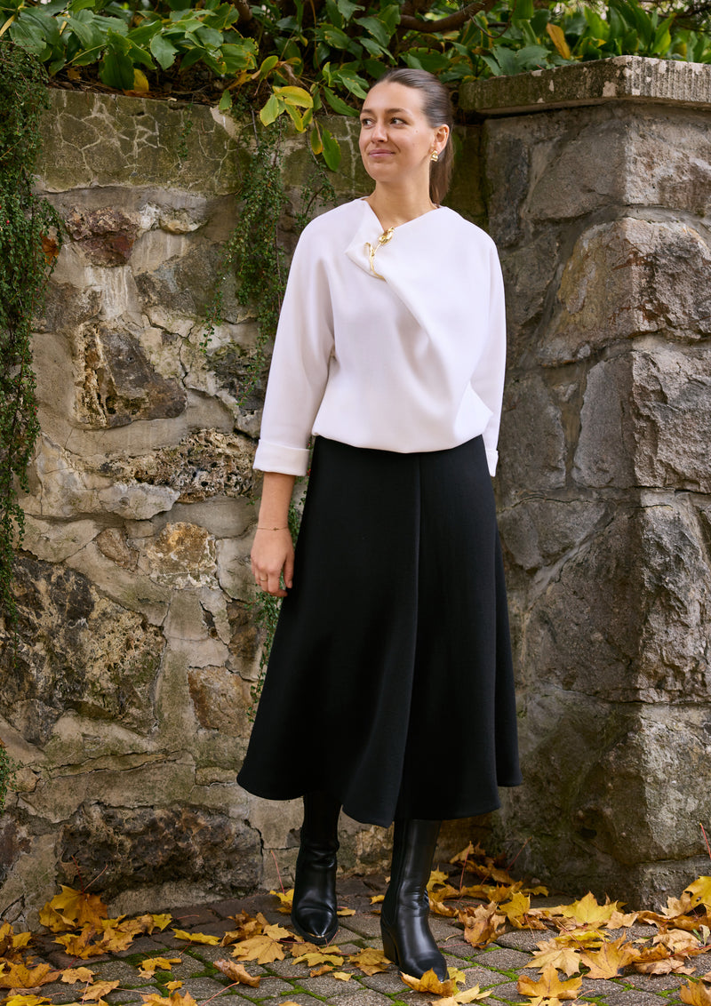 ROSA black - Midirock mit Faltenwurf aus Wollcrepe